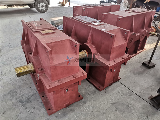 金屬撕碎機減速機采用什么類型，什么型號？