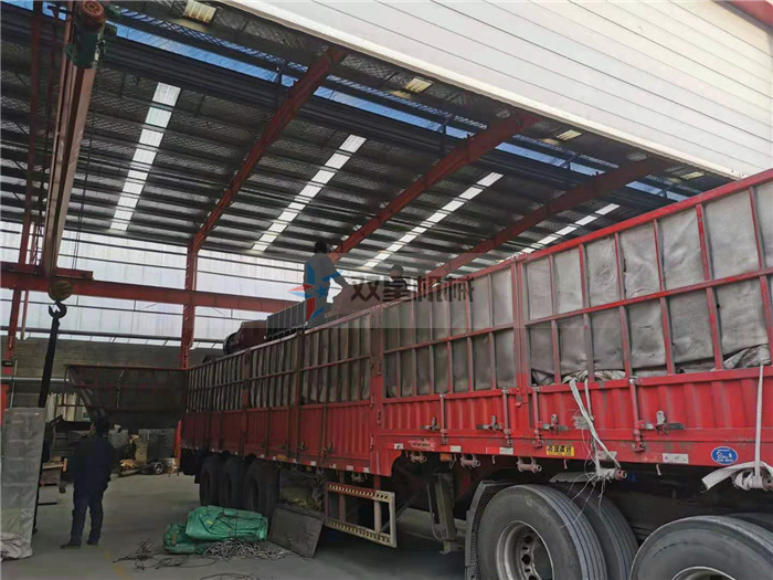 斷橋鋁撕碎機(jī)設(shè)備發(fā)貨現(xiàn)場實(shí)拍