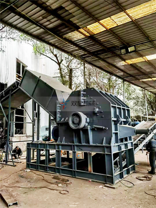 <a href='http://lifuhuoban.cn/feilv/1660.html' target='_blank'><span>斷橋鋁破碎機(jī)</span></a>