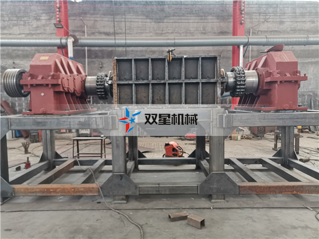 金屬撕碎機生產現(xiàn)場