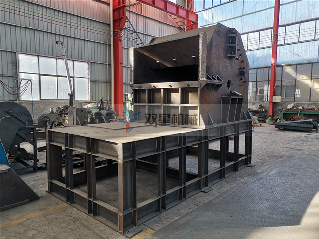 廢鋁破碎機(jī)生產(chǎn)現(xiàn)場