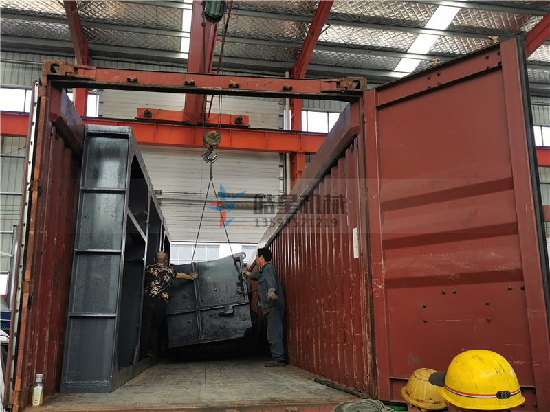 <a href='http://lifuhuoban.cn/feilv/1660.html' target='_blank'><span>斷橋鋁破碎機(jī)</span></a>設(shè)備出口網(wǎng)南非客戶