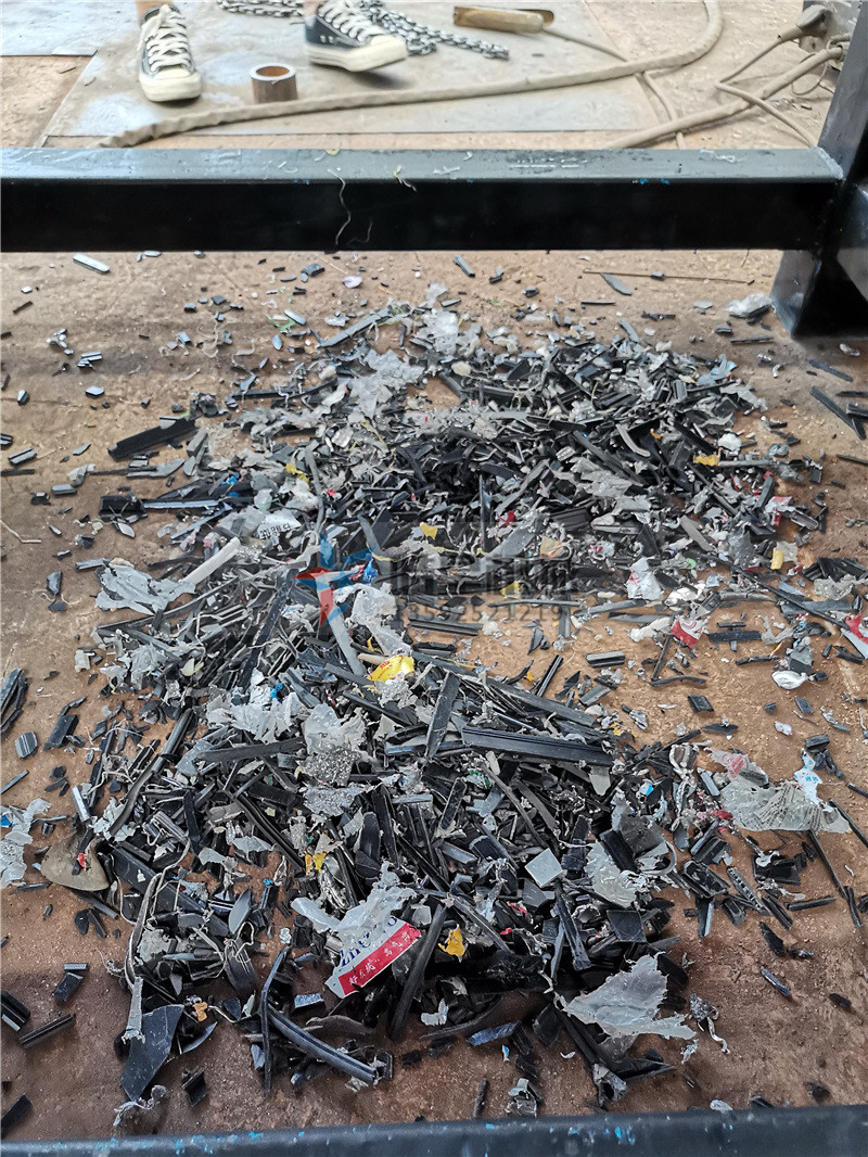 <a href='http://lifuhuoban.cn/ptsb/1033.html' target='_blank'><span>渦電流分選機(jī)</span></a>|<a href='http://lifuhuoban.cn/psxl/1278.html' target='_blank'><span>斷橋鋁破碎</span></a>分選效果